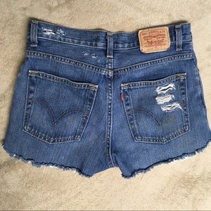 Levi’s Dark Wash Cut-Off Shorts